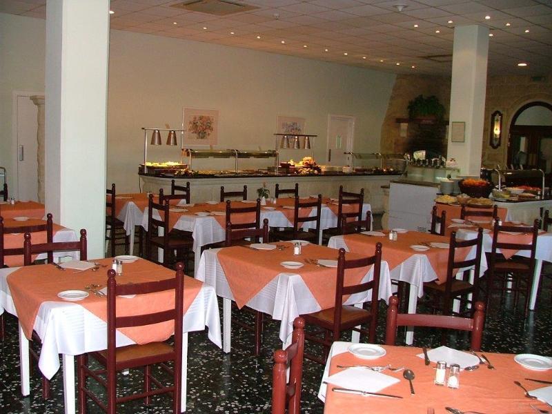 Comino Hotel Экстерьер фото